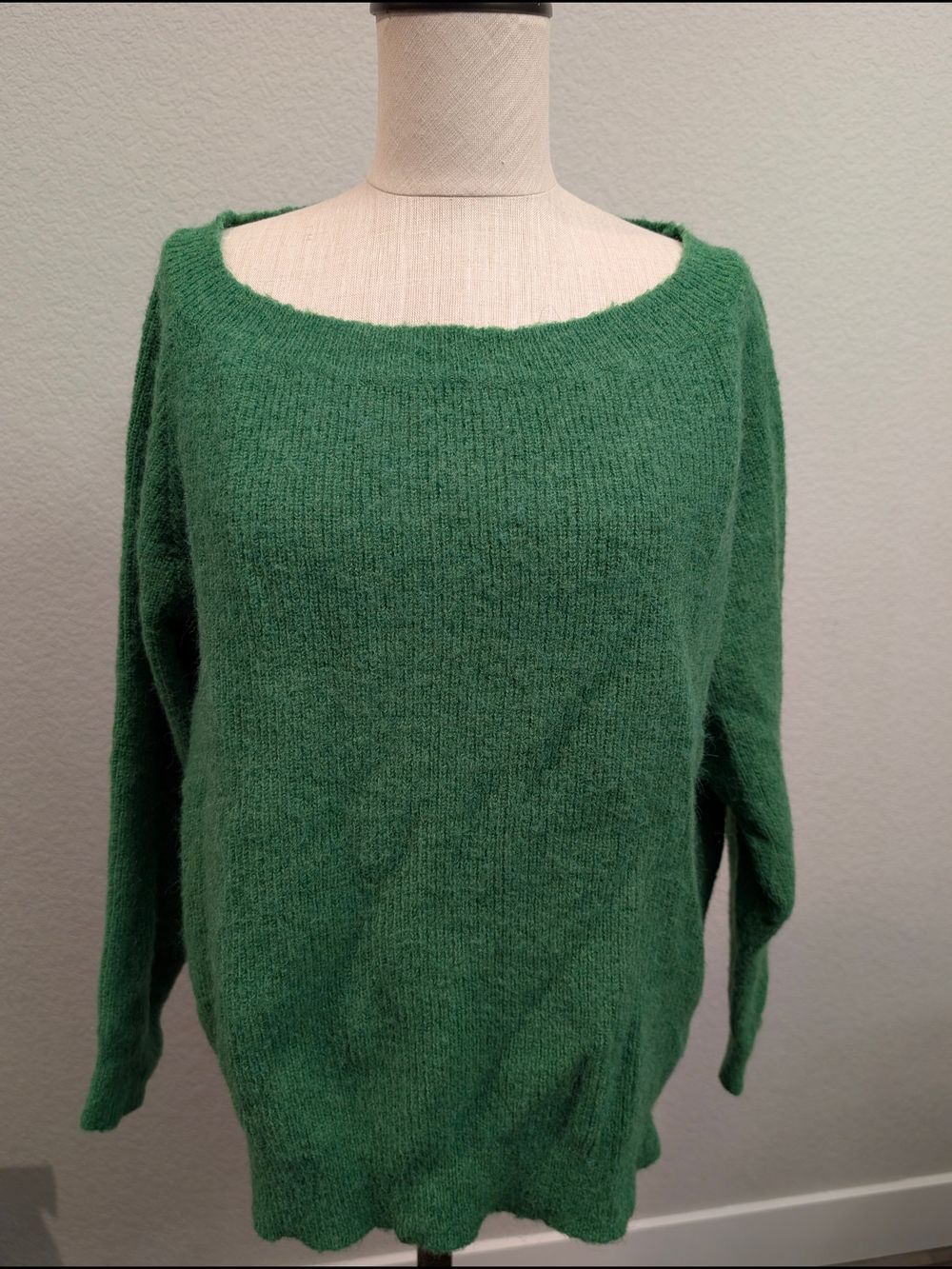 Women's Sz XL Relaxed Green Scoopneck Knit Sweater